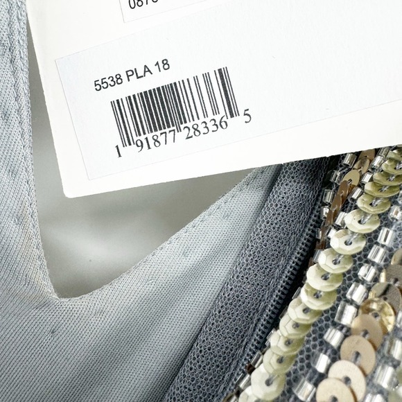 Mac Duggal Embellished V Neck Butterfly Sleeve Column Gown Platinum Size 18 NWT - Picture 7 of 12